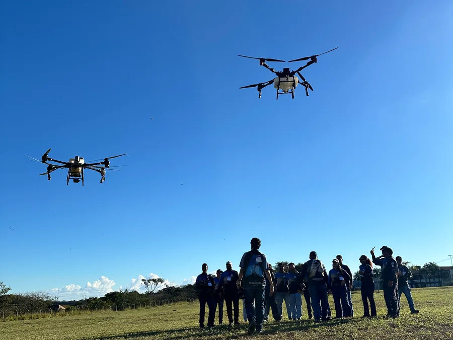 Demonstração em campo, com os equipamentos em operação